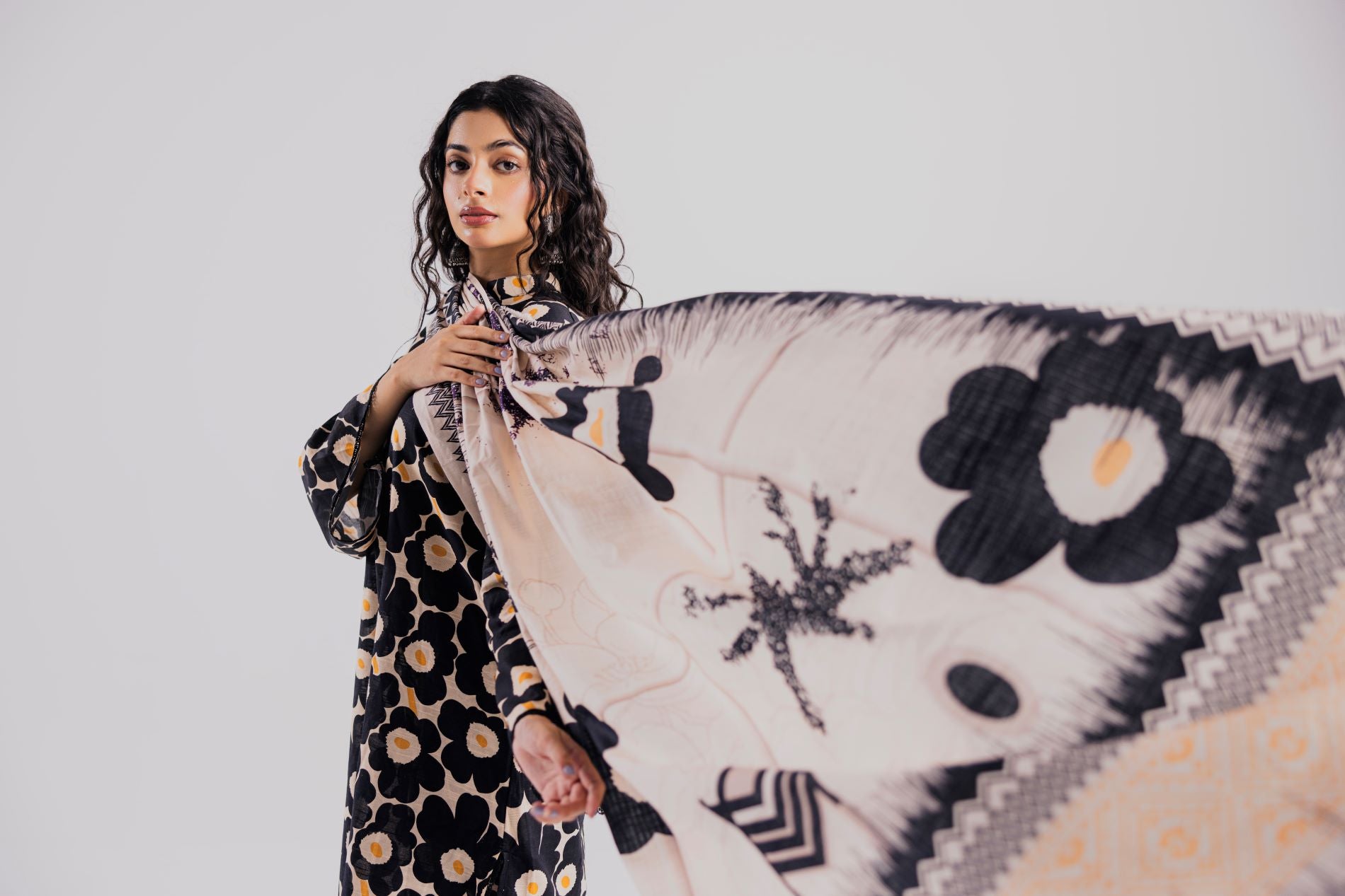 3 Piece Unstitched Printed Khaddar Suit (KWU24608)