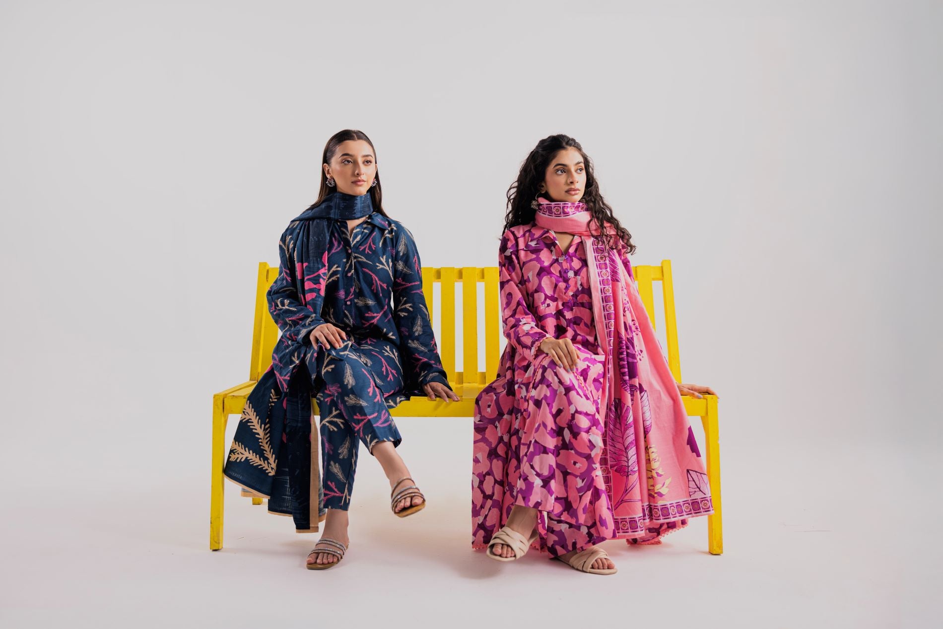 3 Piece Unstitched Printed Khaddar Suit (KWU24605)