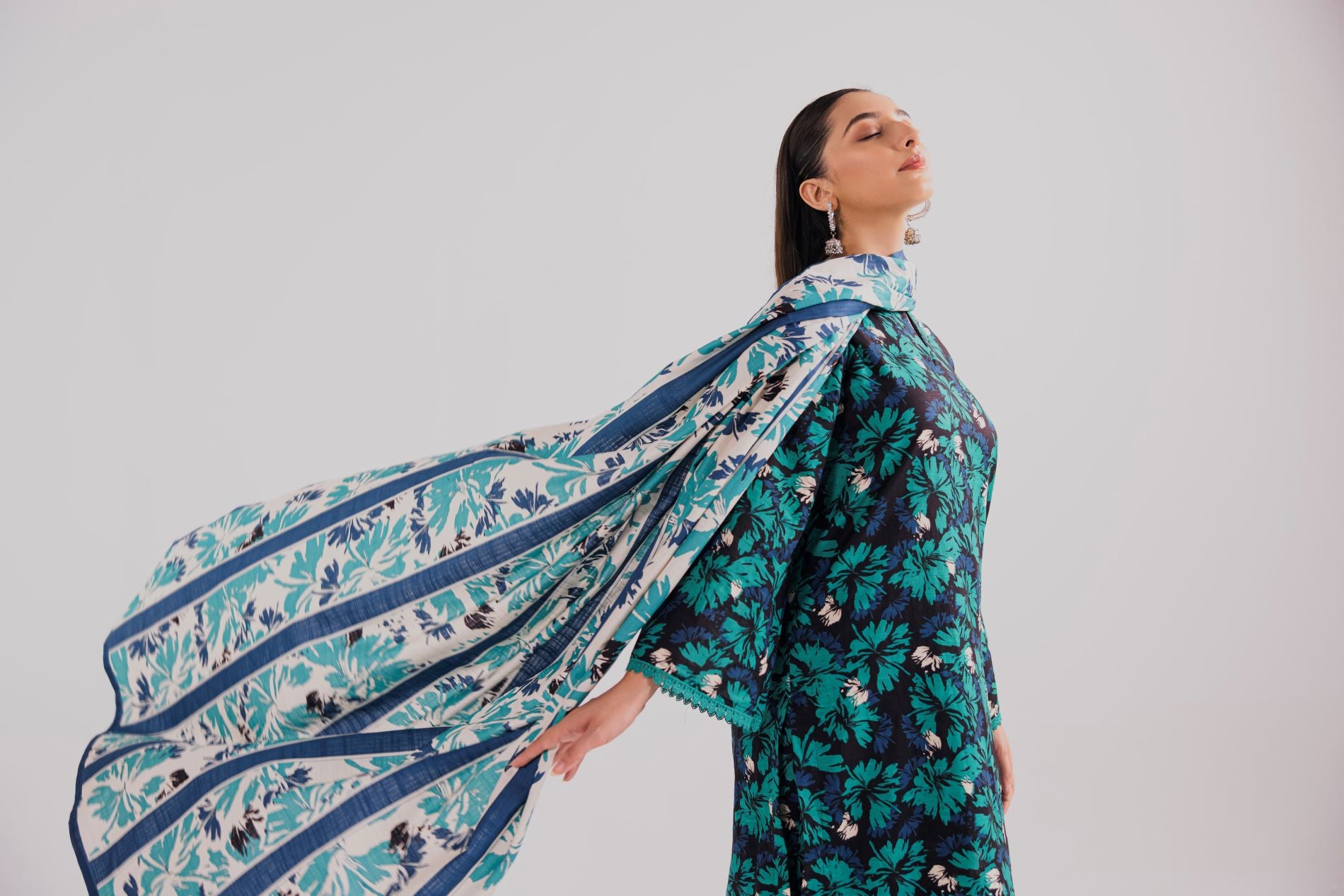 3 Piece Unstitched Printed Khaddar Suit (KWU24603)