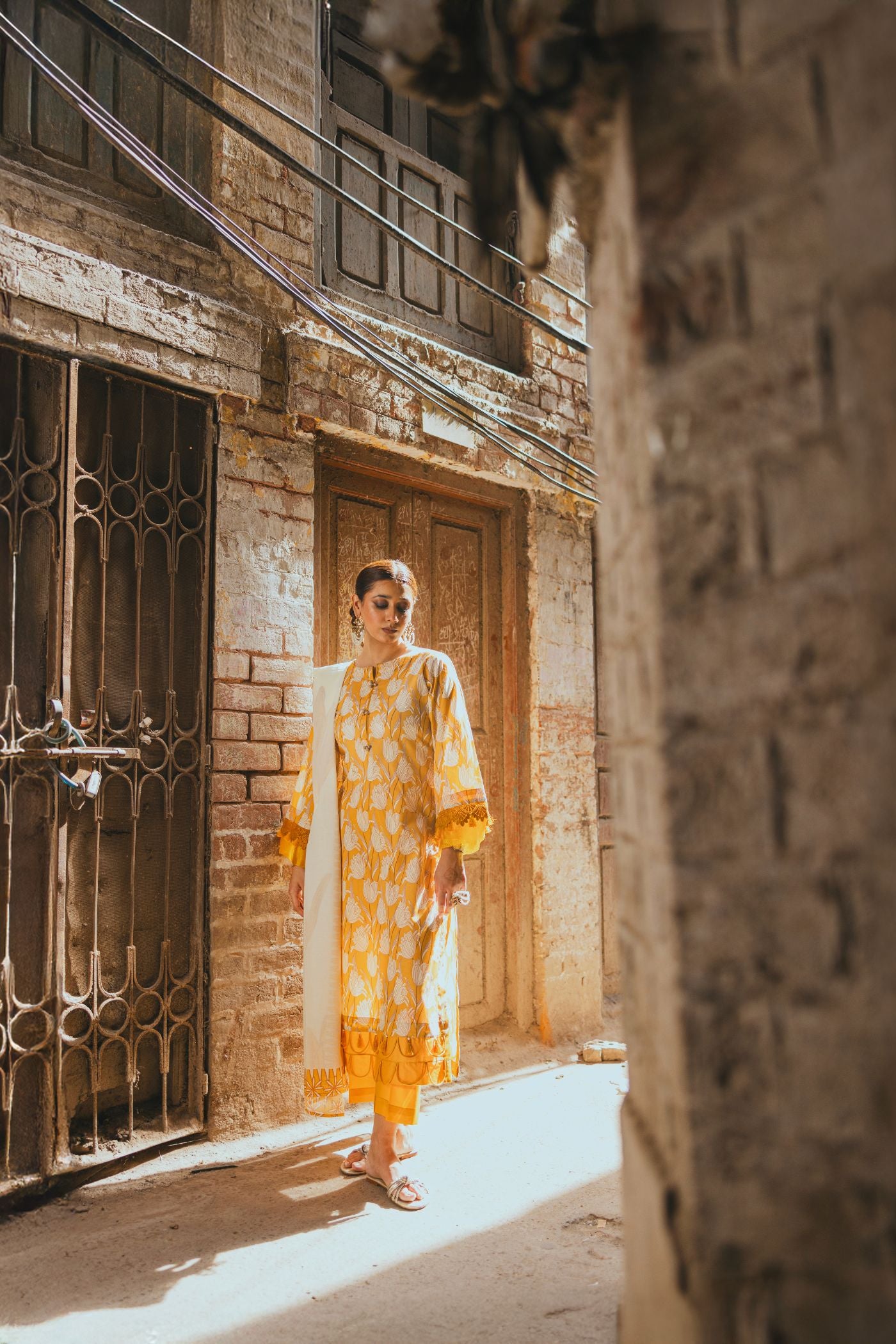 Premium 3 Piece Unstitched Digital Printed Lawn (KWU 25606)