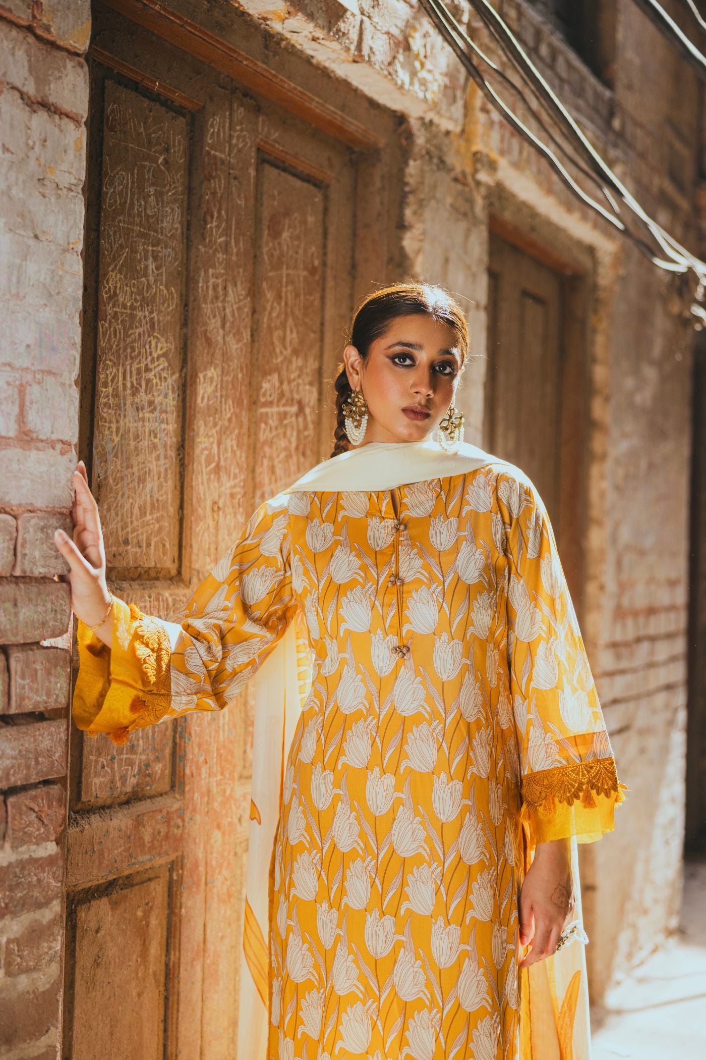 Premium 3 Piece Unstitched Digital Printed Lawn (KWU 25606)