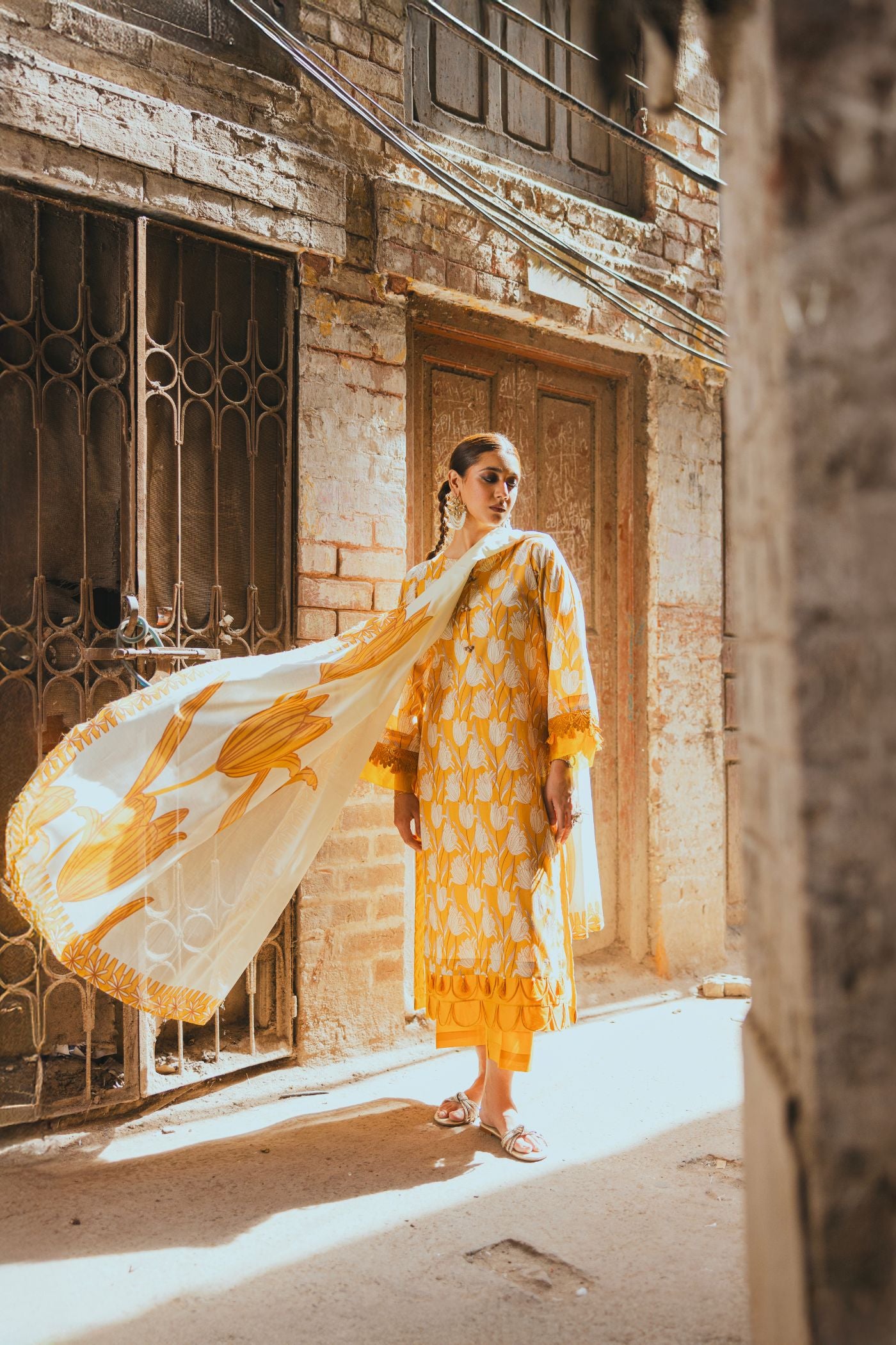 Premium 3 Piece Unstitched Digital Printed Lawn (KWU 25606)