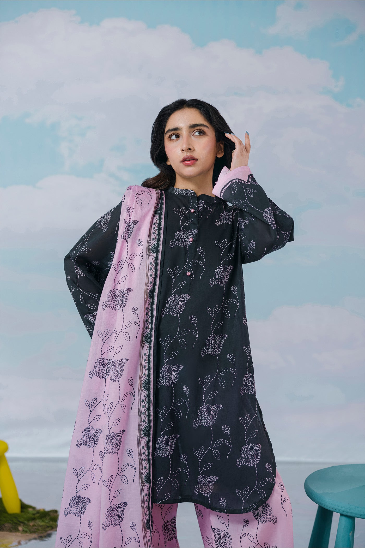 Premium 3 Piece Unstitched Digital Printed Lawn (Soft Lilac Drama)