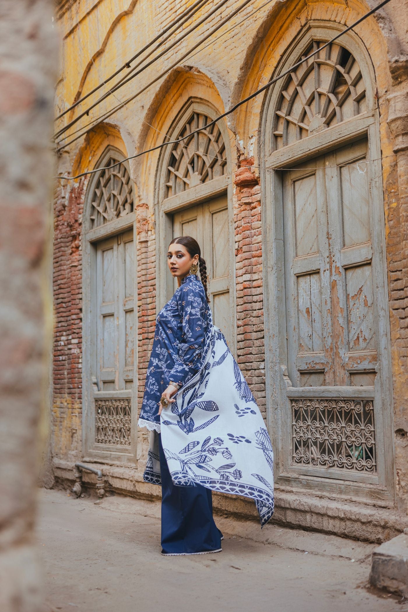 Premium 3 Piece Unstitched Digital Printed Lawn (KWU 25608)