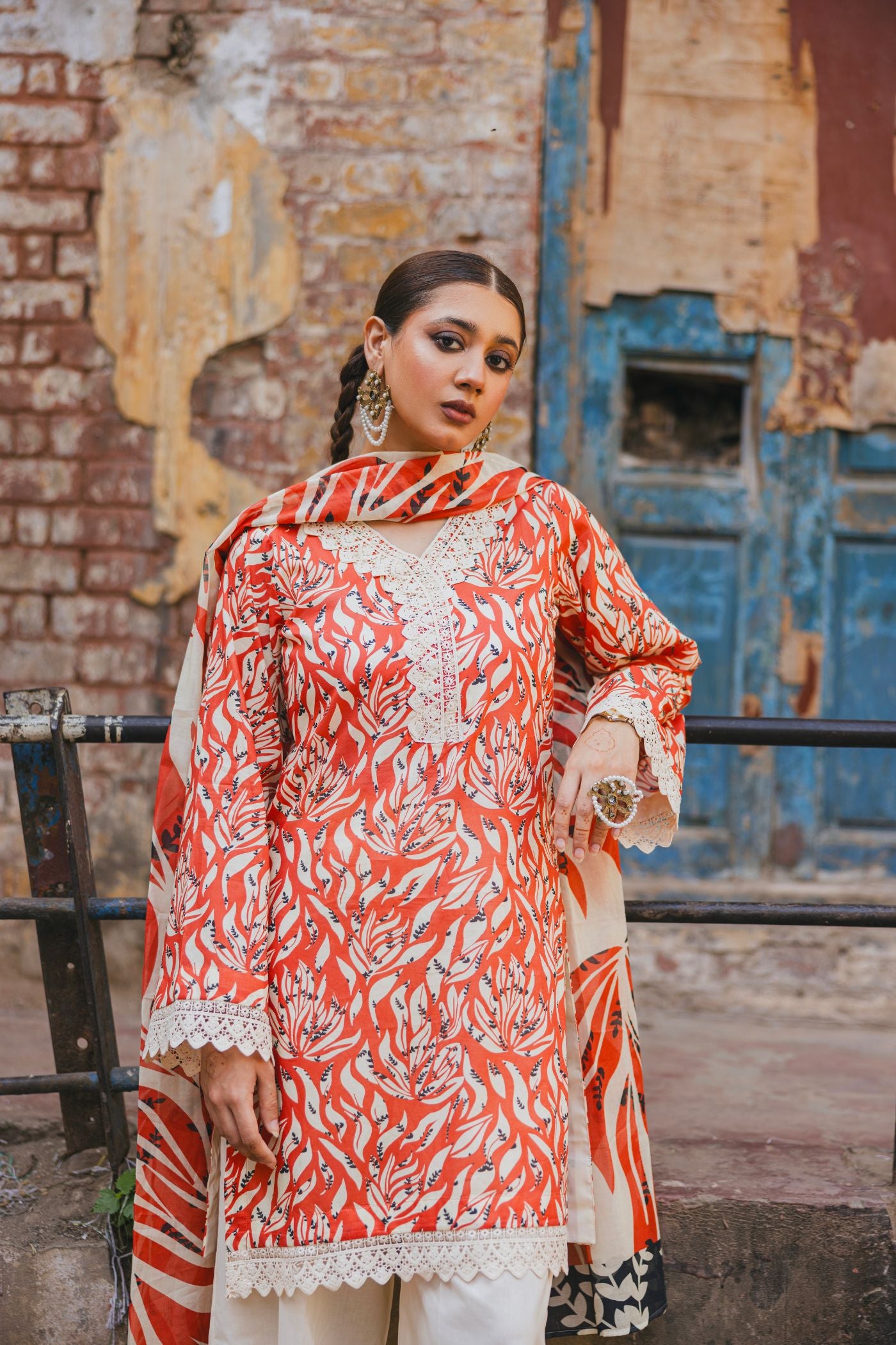 Premium 3 Piece Unstitched Digital Printed Lawn (KWU 25607)