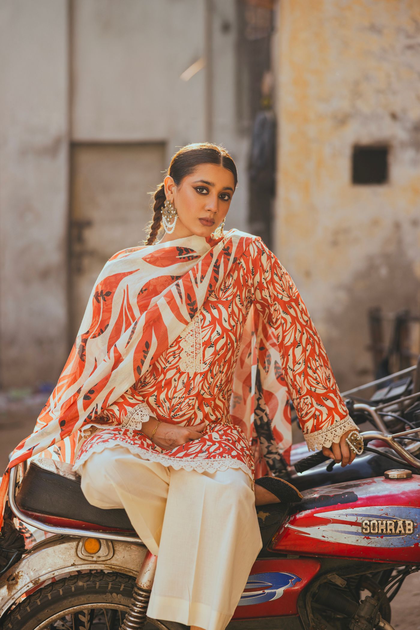 Premium 3 Piece Unstitched Digital Printed Lawn (KWU 25607)
