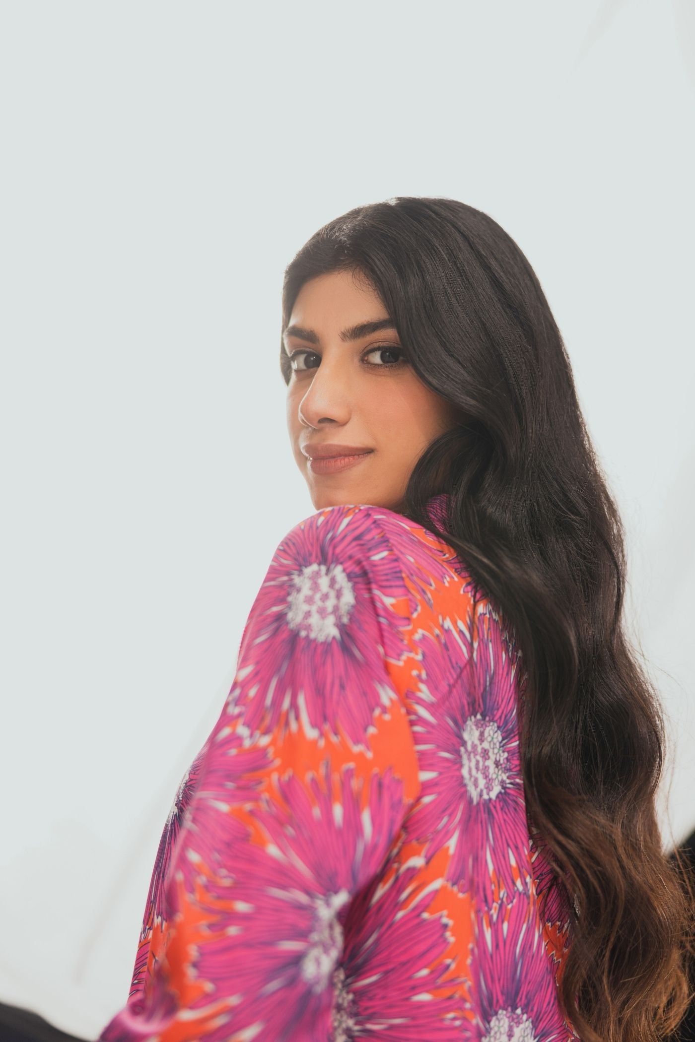 Premium Digital Printed Lawn Fabric (Gigantic Flowers)