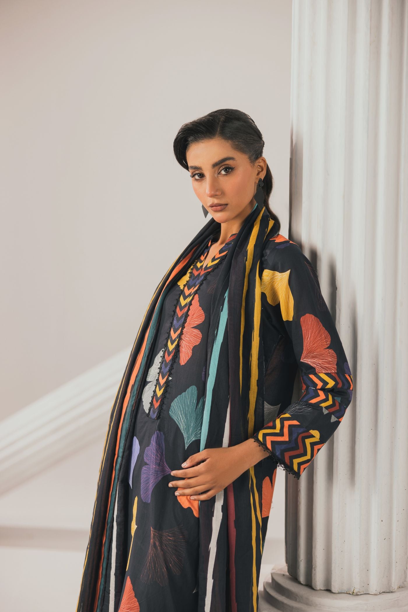 3 Piece Unstitched Printed Lawn Suit (Yiğit)