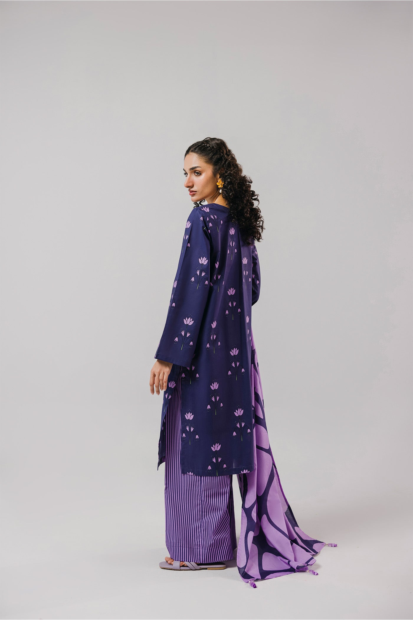 Premium 3 Piece Unstitched Digital Printed Lawn (Pulm & Petal Bloom Theory)