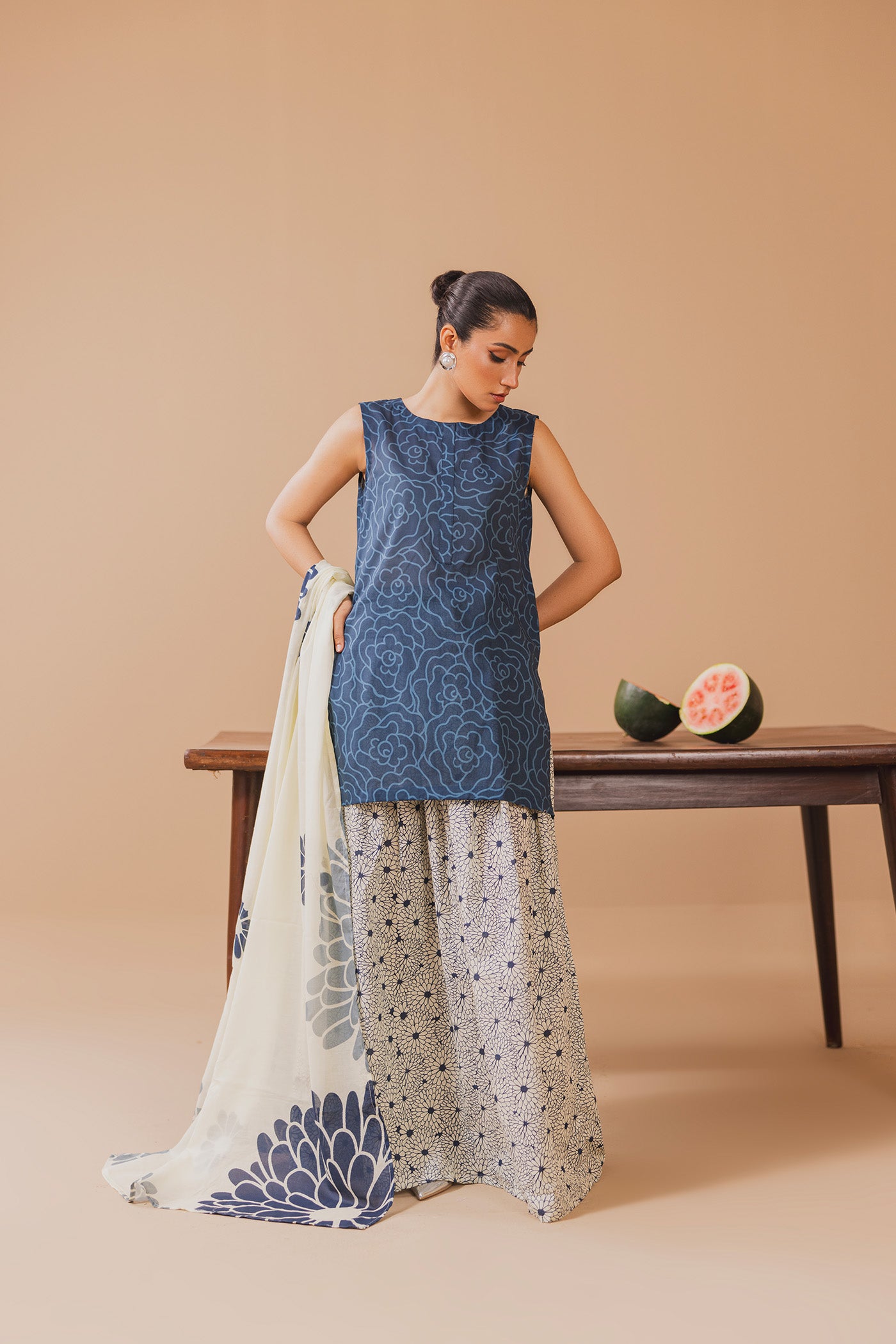 3 Piece Unstitched Printed Lawn Suit (Robusta)