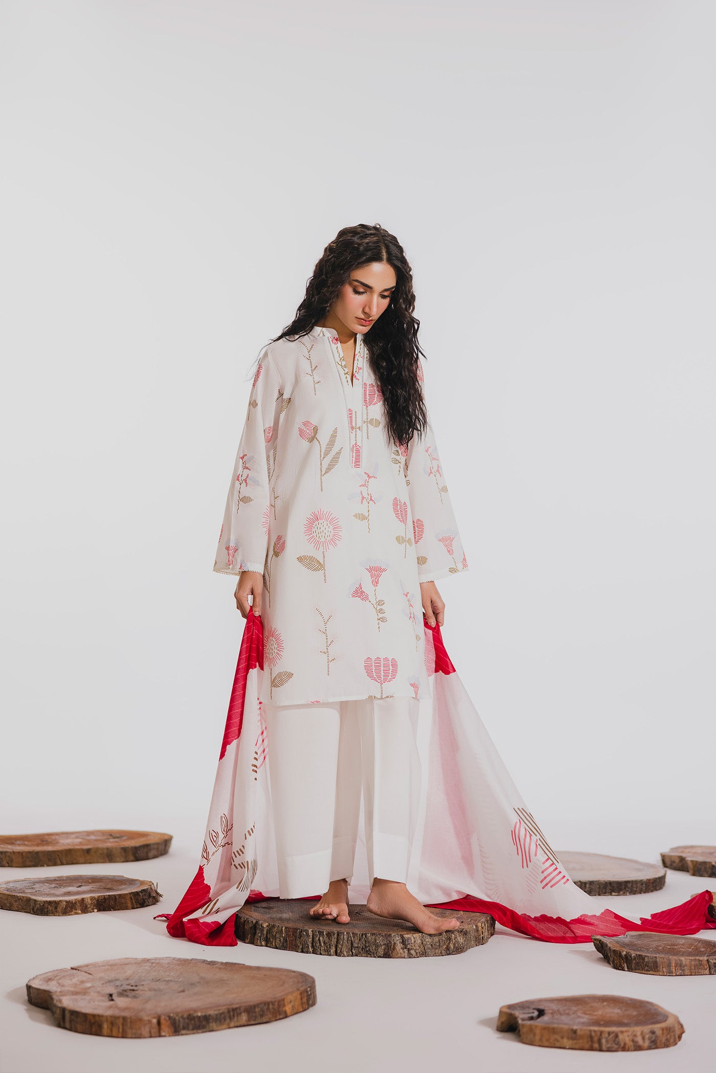 Premium 3 Piece Unstitched Digital Printed Lawn (Daisy Tale)