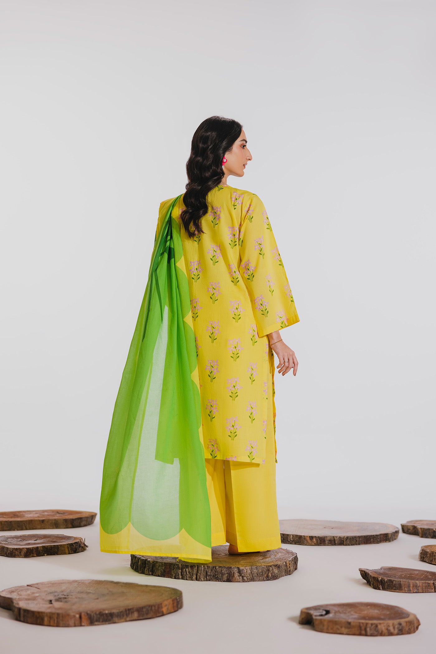 Premium 3 Piece Unstitched Digital Printed Lawn (Lazy Bloom)