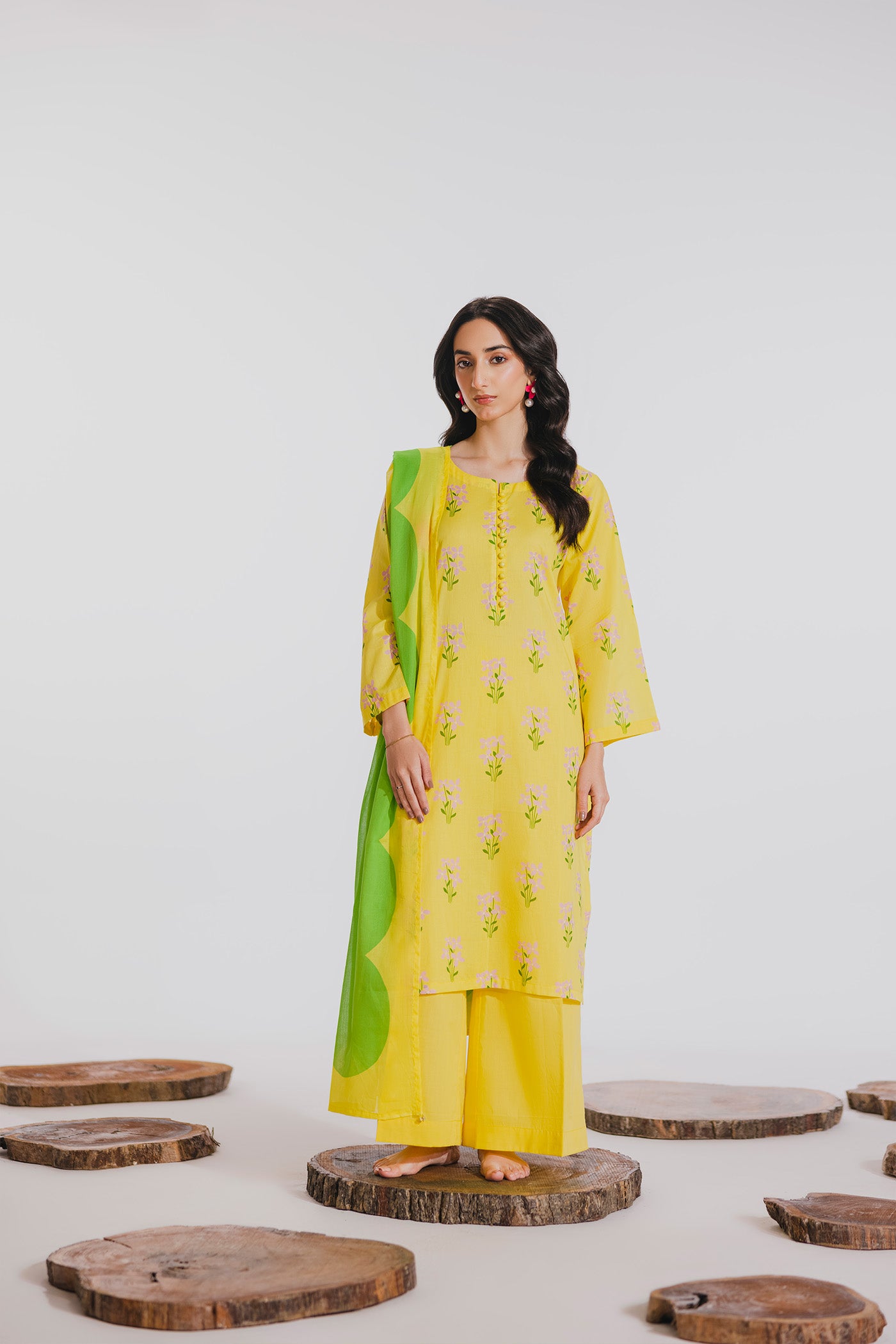 Premium 3 Piece Unstitched Digital Printed Lawn (Lazy Bloom)