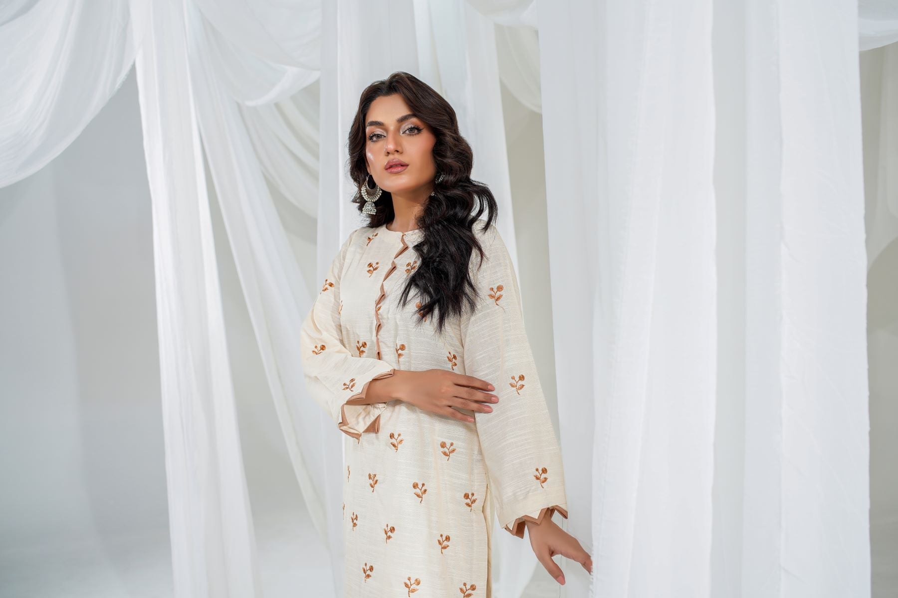 2 Piece Unstitched Embroidered Khaddar Suit (KWU24F404)