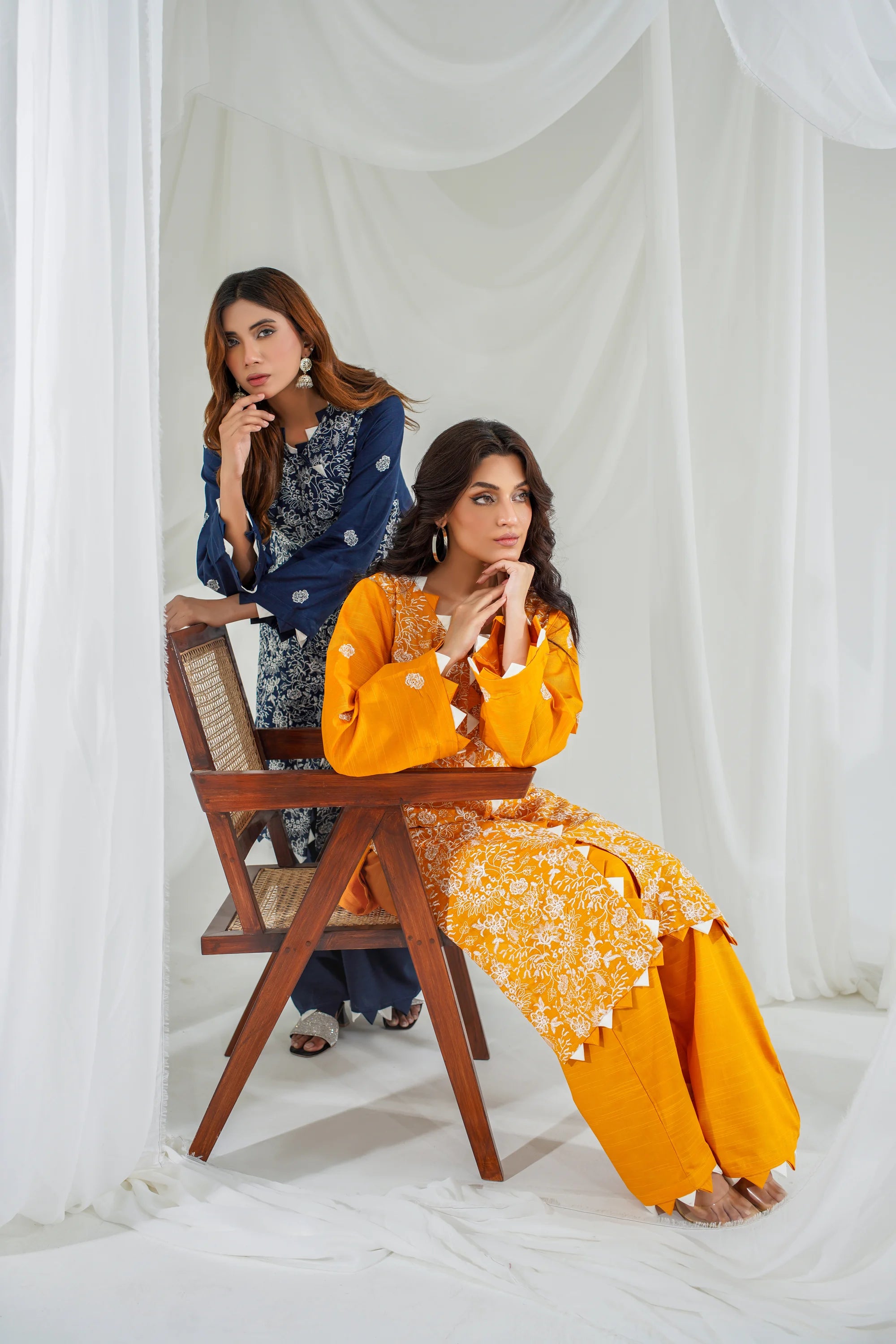 2 Piece Unstitched Embroidered Khaddar Suit (KWU24F406)