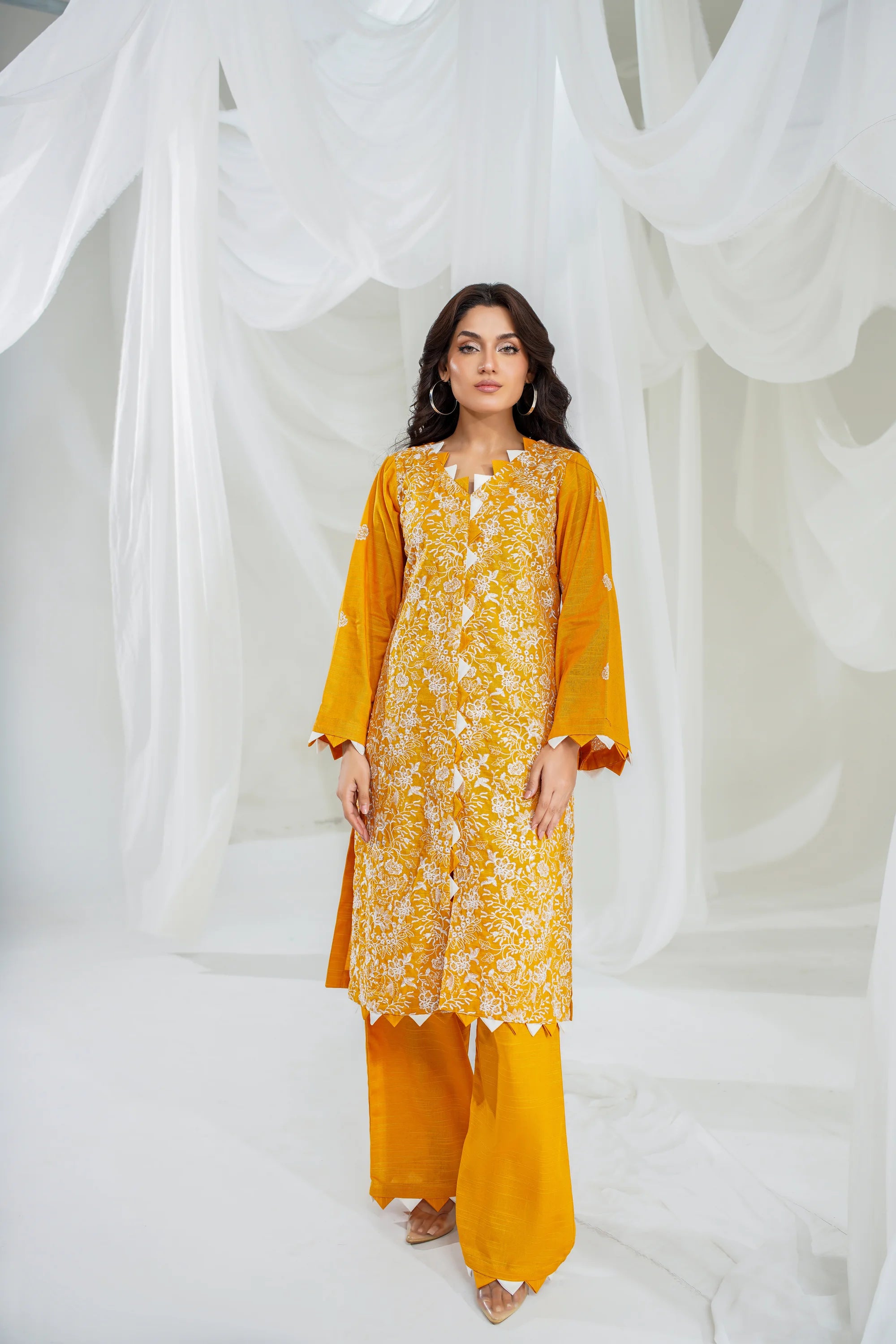 2 Piece Unstitched Embroidered Khaddar Suit (KWU24F406)