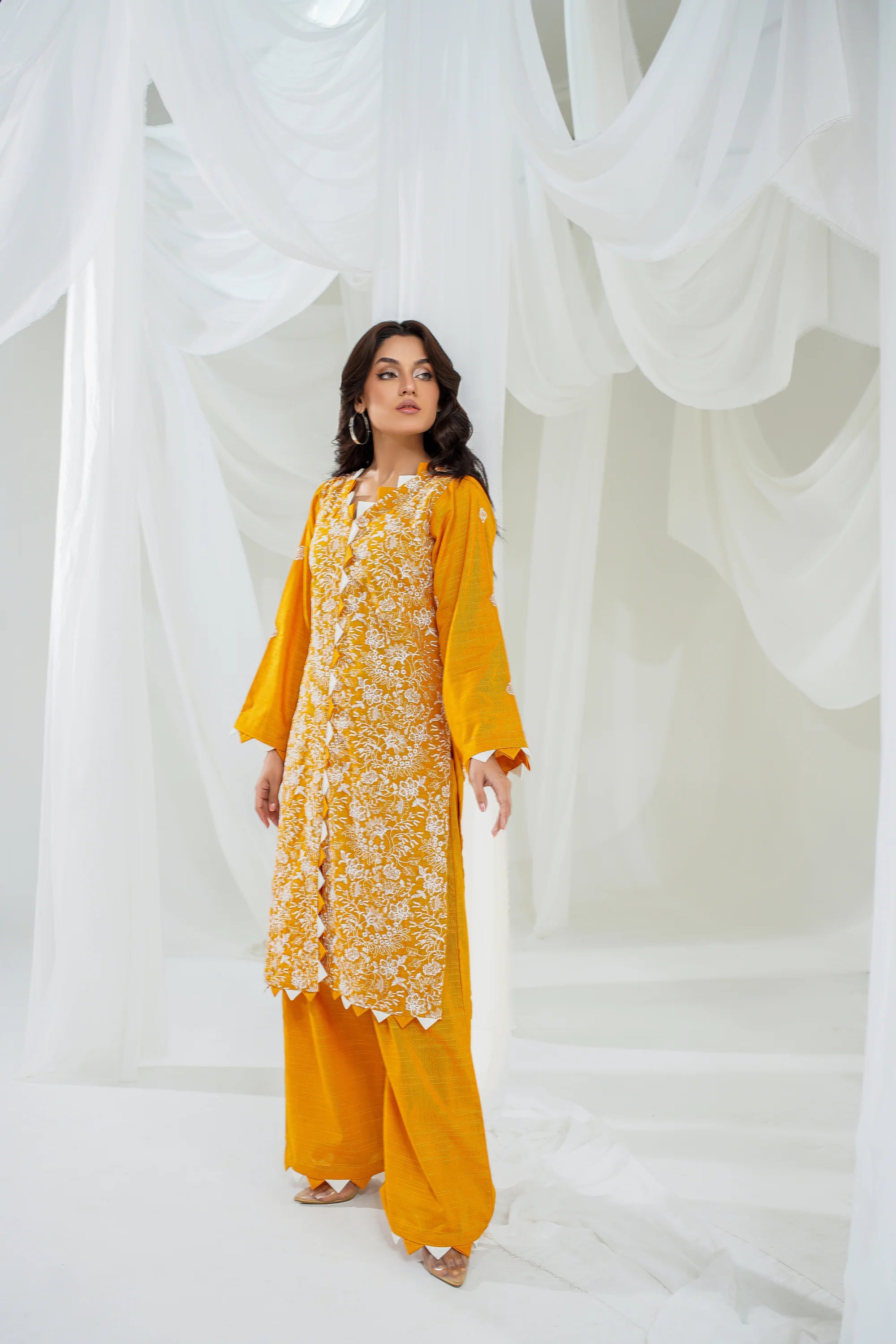 2 Piece Unstitched Embroidered Khaddar Suit (KWU24F406)