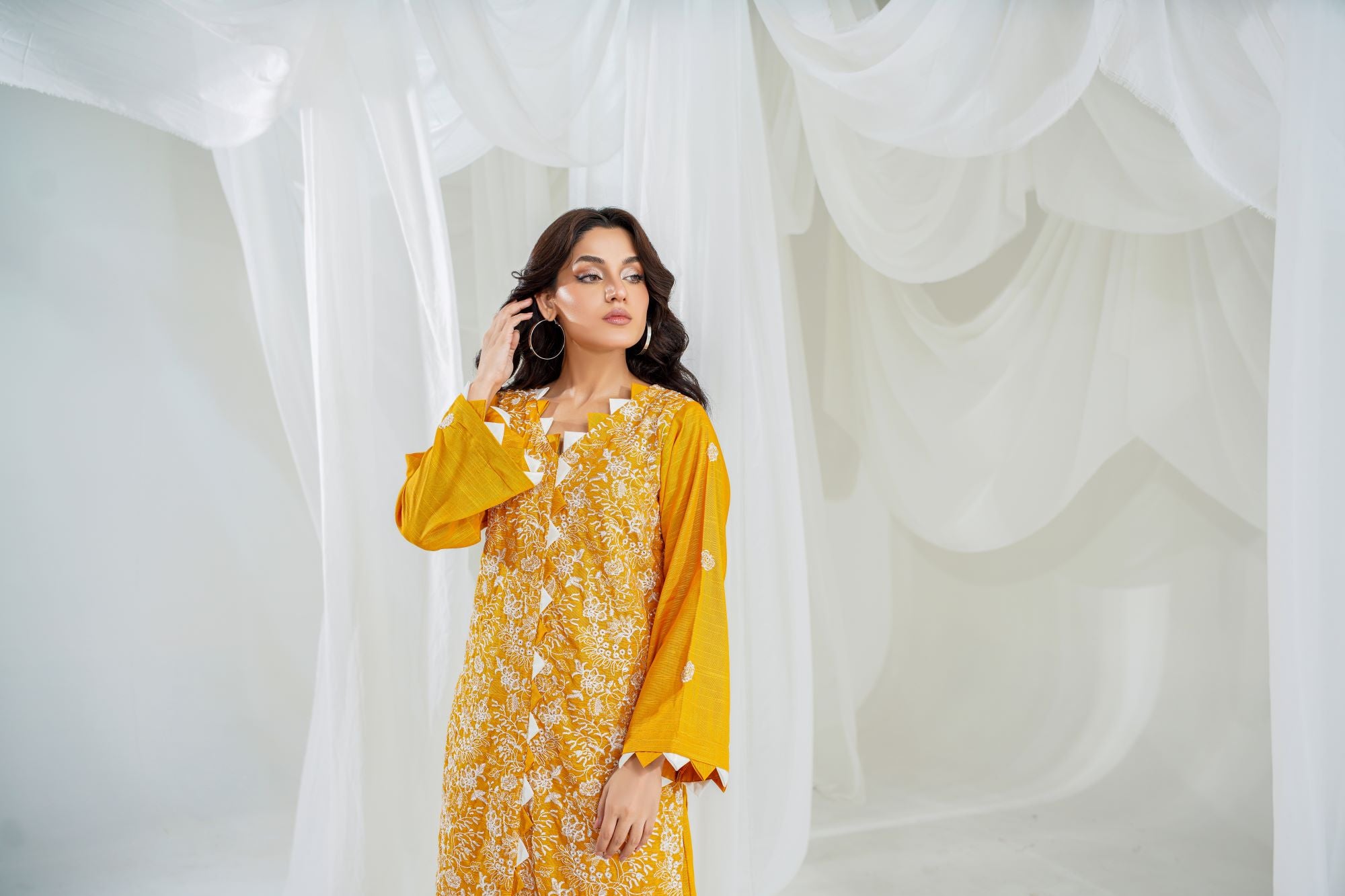 2 Piece Unstitched Embroidered Khaddar Suit (KWU24F406)