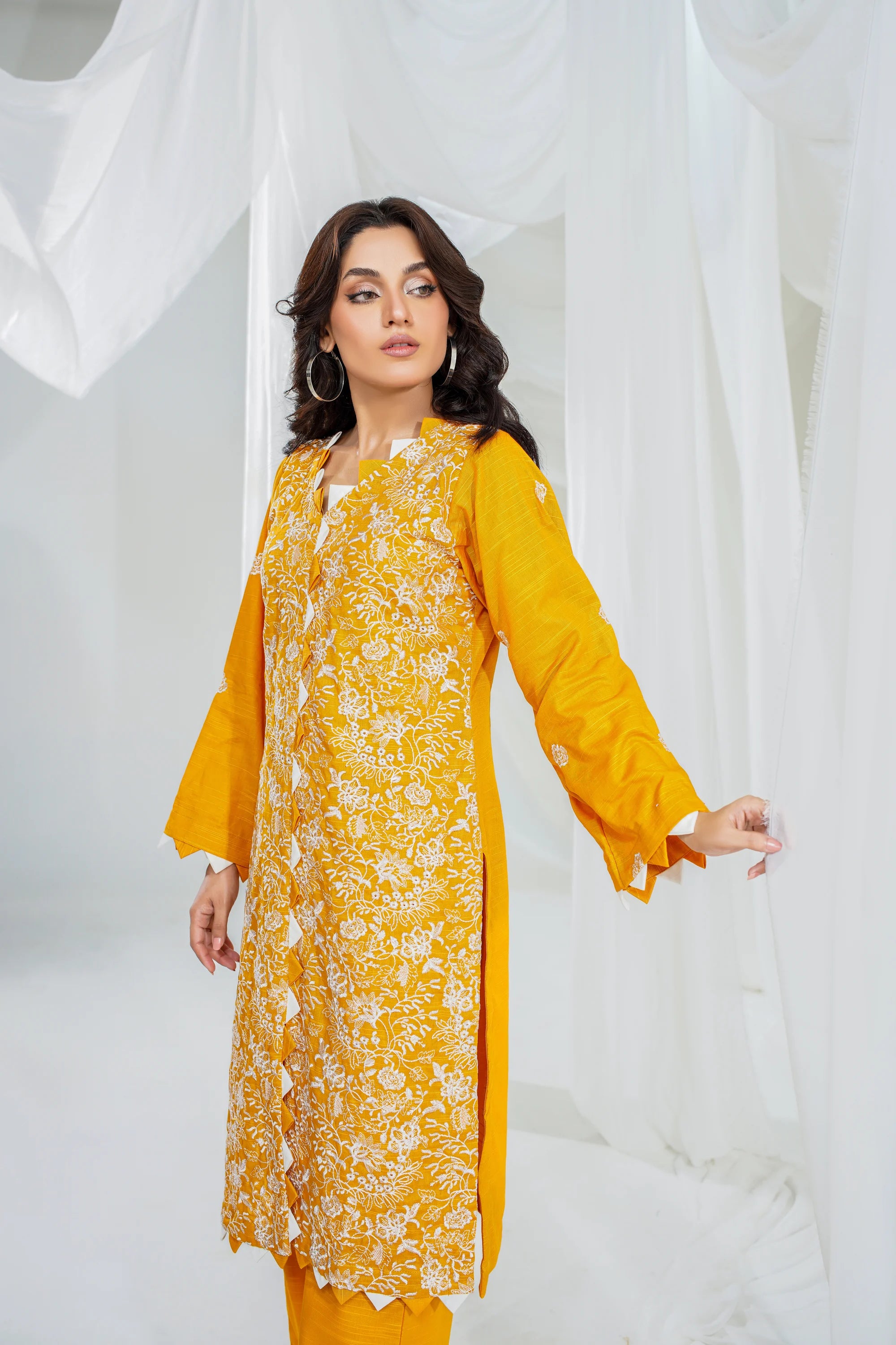 2 Piece Unstitched Embroidered Khaddar Suit (KWU24F406)