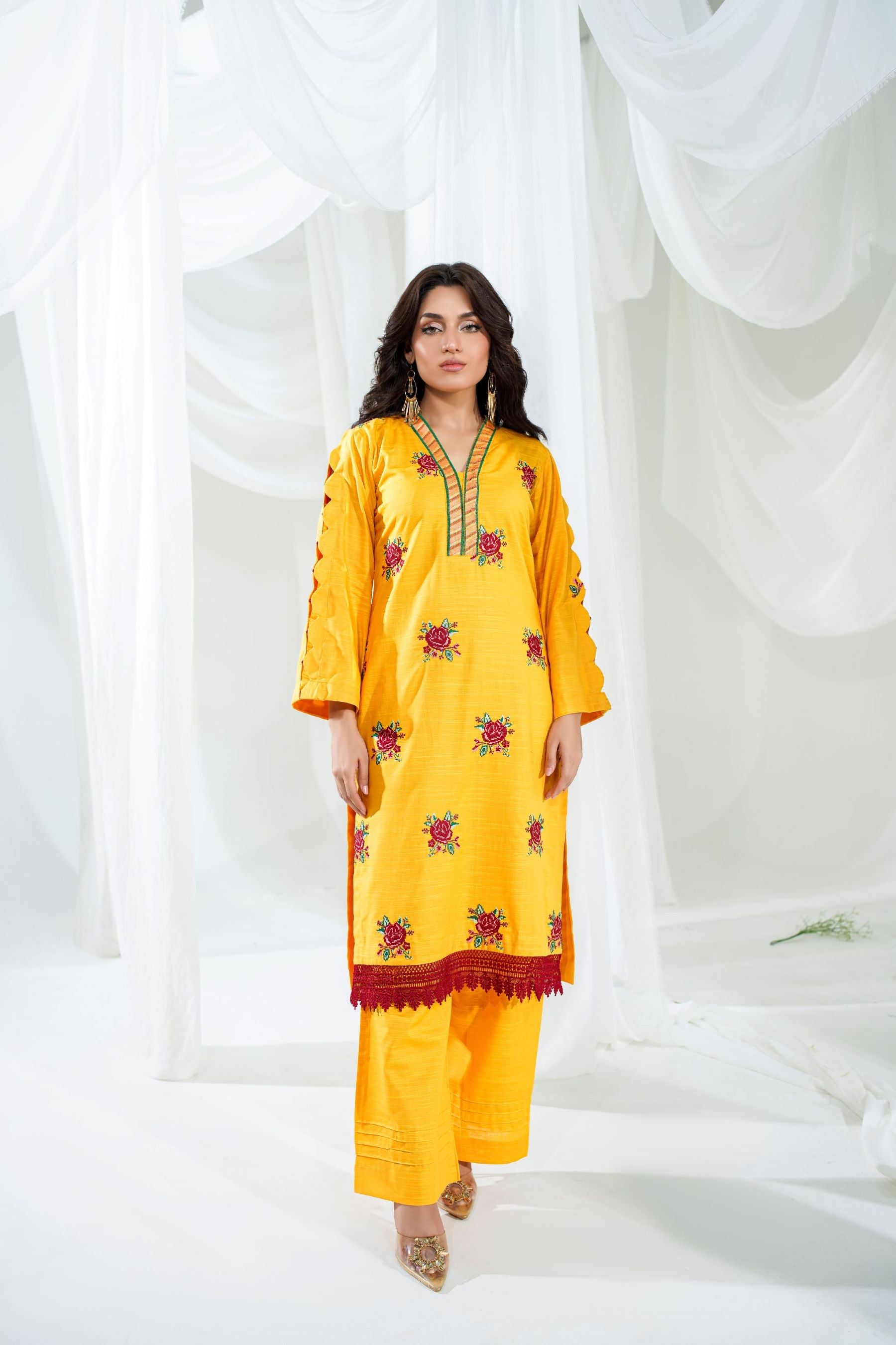 2 Piece Unstitched Embroidered Khaddar Suit (KWU24F408)