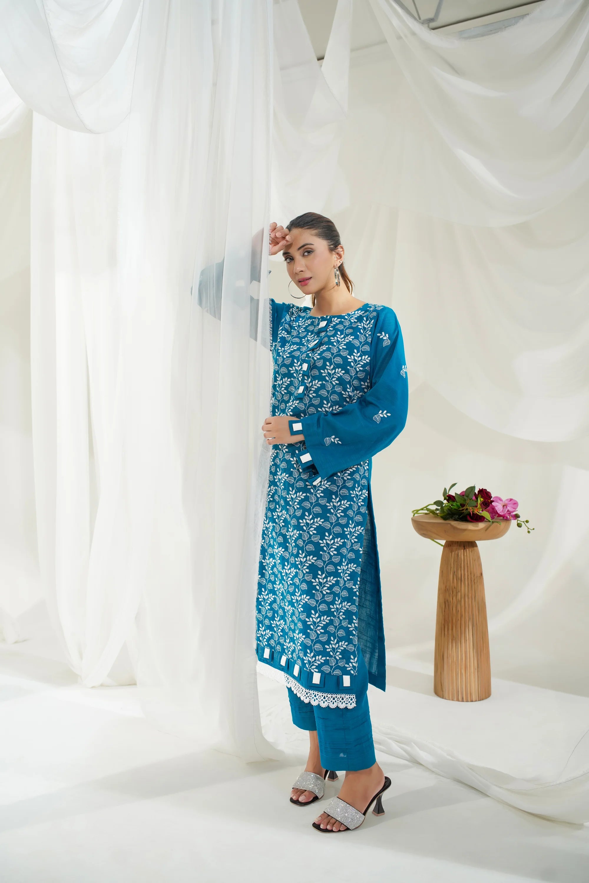 2 Piece Unstitched Embroidered Khaddar Suit (KWU24F417)