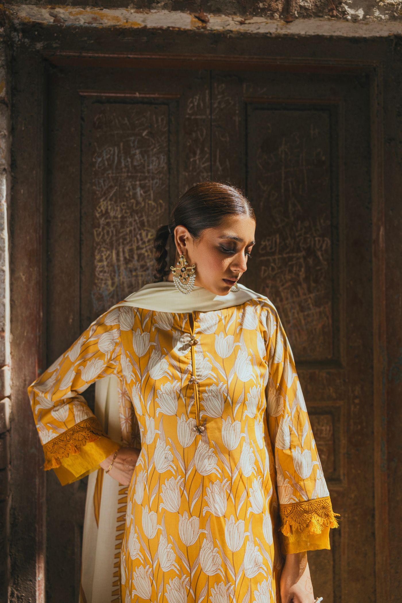 Premium 3 Piece Unstitched Digital Printed Lawn (KWU 25606)