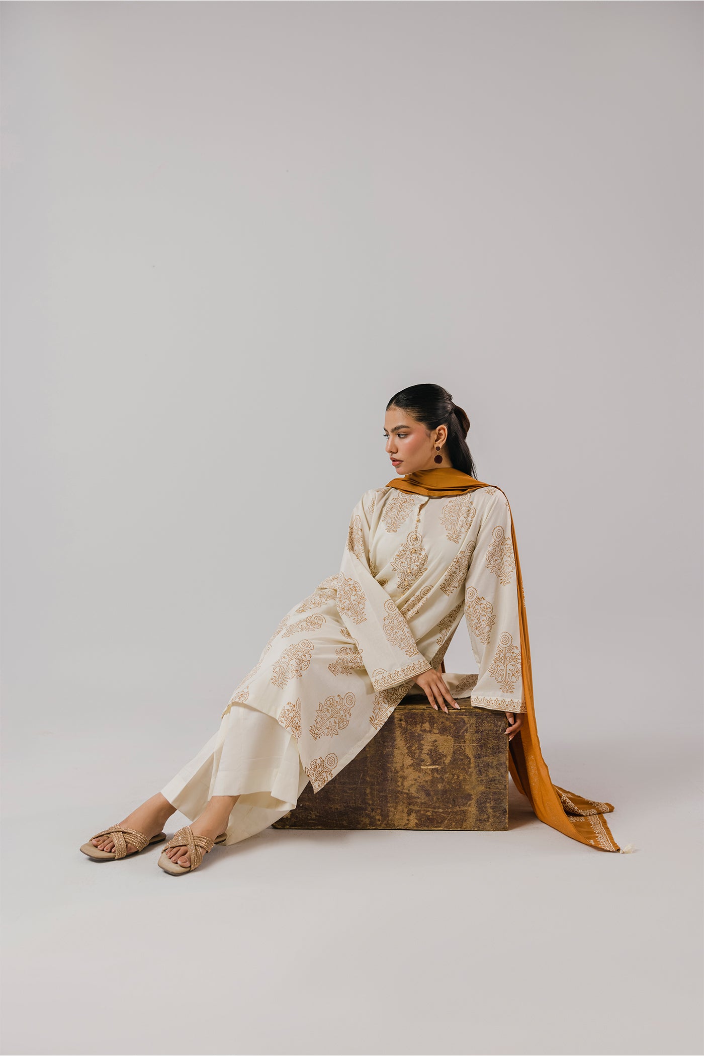 Premium 3 Piece Stitched Hand Printed Lawn (Neutral State)